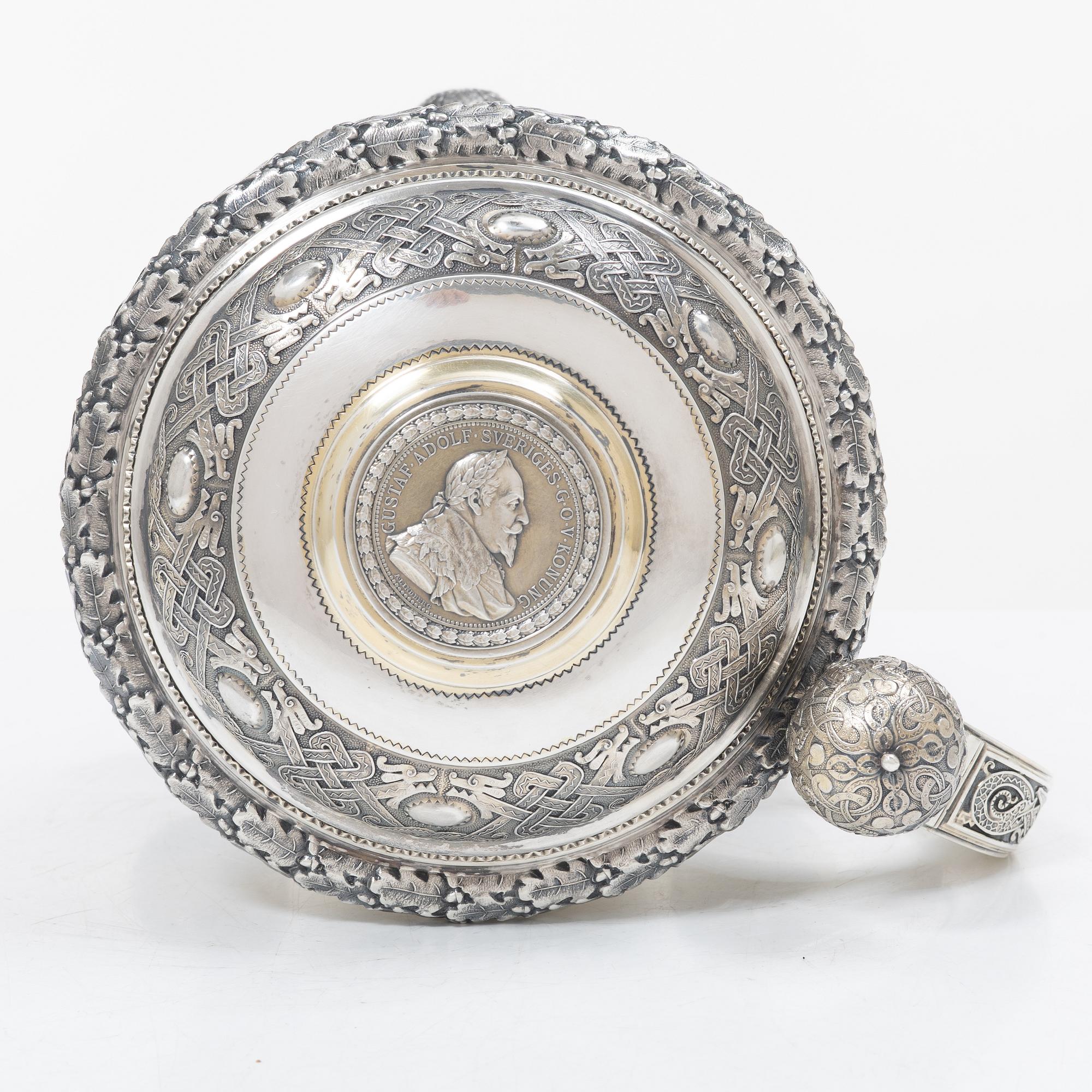 Karl Anderson, Dryckeskanna, silver, Stockholm 1906.