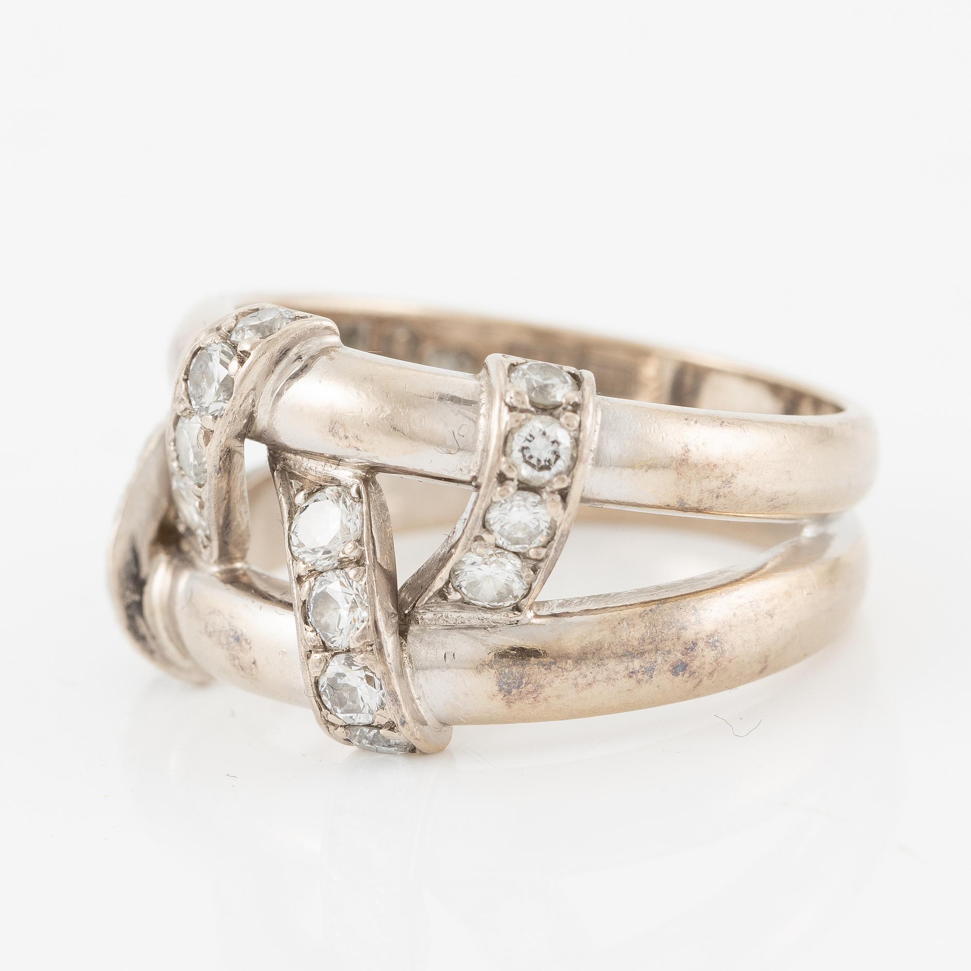 Ring 18K white gold set with round brilliant-cut diamonds, Engelbert.