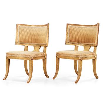 59. A pair of Swedish late Gustavian 1790's klismos chairs.