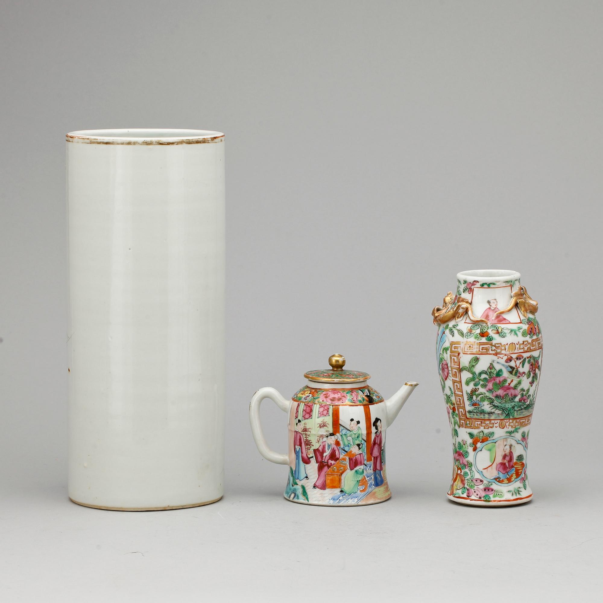 VASER, 2 st samt TEKANNA, porslin, Kina, Kanton, 1900-tal.