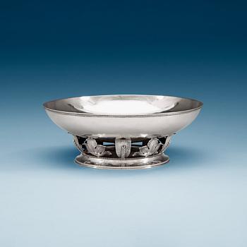 725. An Atelier Borgila silver bowl, Stockholm 1927.