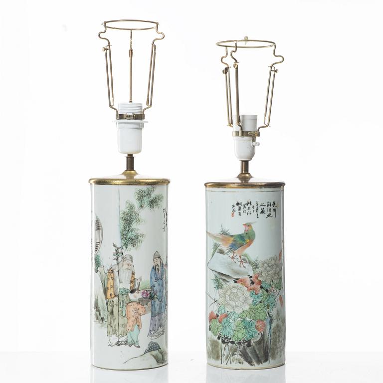 A pair of porcelain vases and a pair of table lamps, China, 20th Century.
