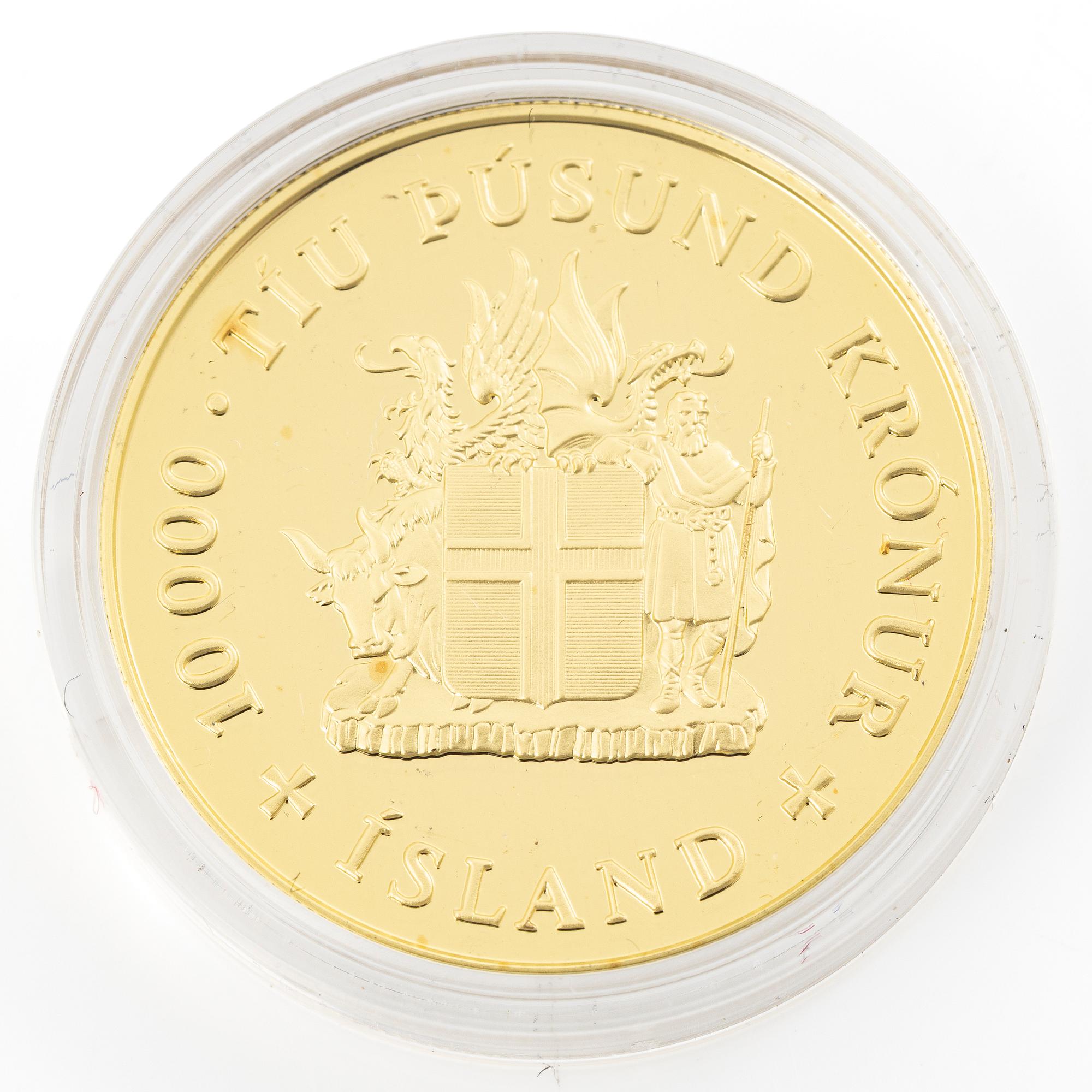 Gold coin, 21,6 carat, Iceland, 10,000 kronur, the year 2000.