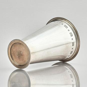 Wiwen Nilsson, bägare, delvis förgyllt sterling silver, "Bysantinska modellen", Lund 1941.