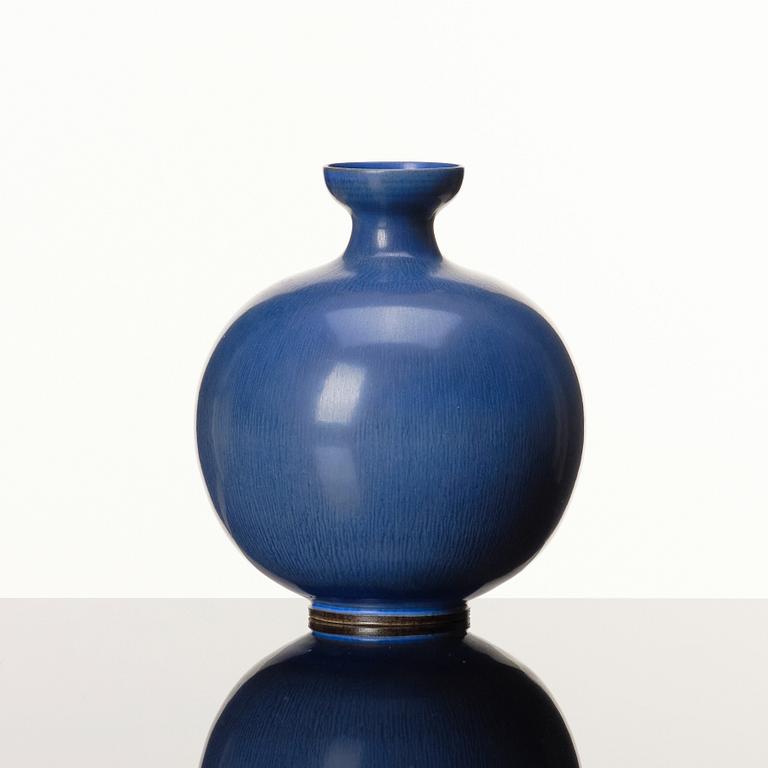 Berndt Friberg, a stoneware vase and two bowls, Gustavsberg studio, Sweden 1951-72.