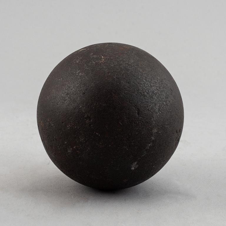 Three iron balls, 18th/19th century.