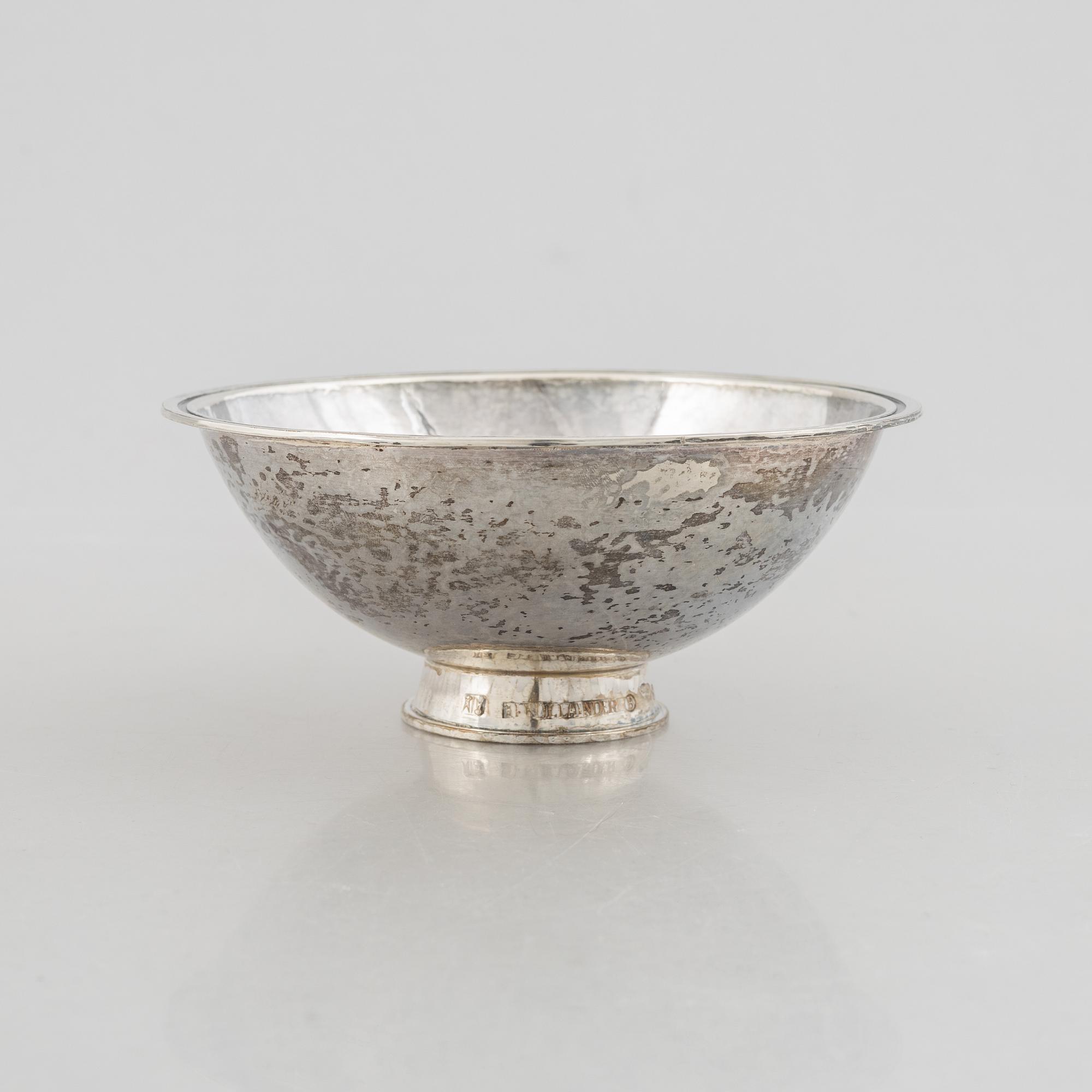 Two Swedish silver bowls and a dish, marks of Tore Kullander, Borås 1950-1951.