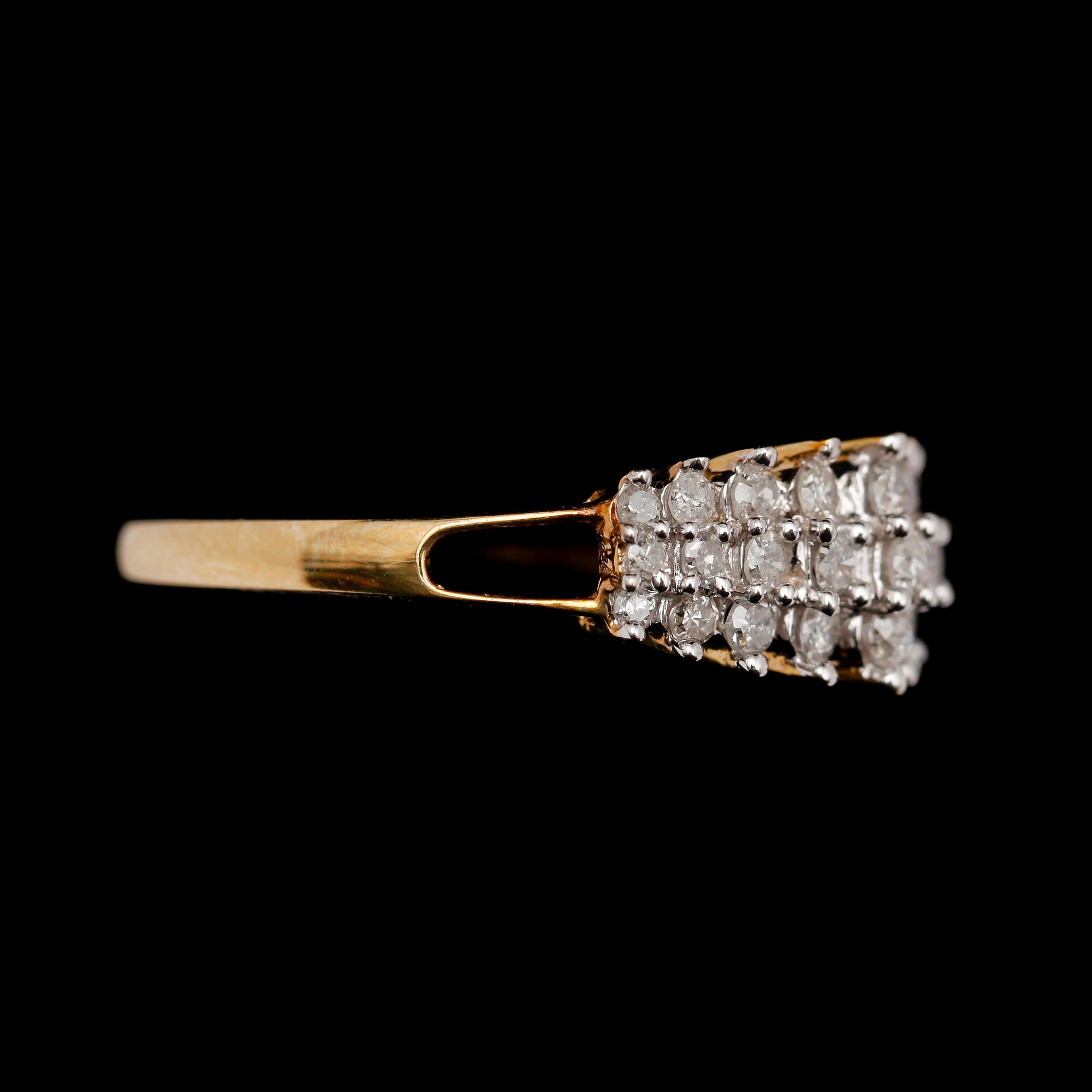 RING, 10 k guld/vitguld, diamanter tot 0.51 ct.