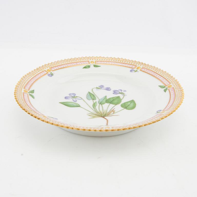 Plate "Flora Danica" Royal Copenhagen, Denmark 1963.