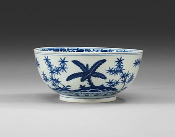 A blue and white bowl, Qing dynasty (1644-1912) with Wanli's six character mark.