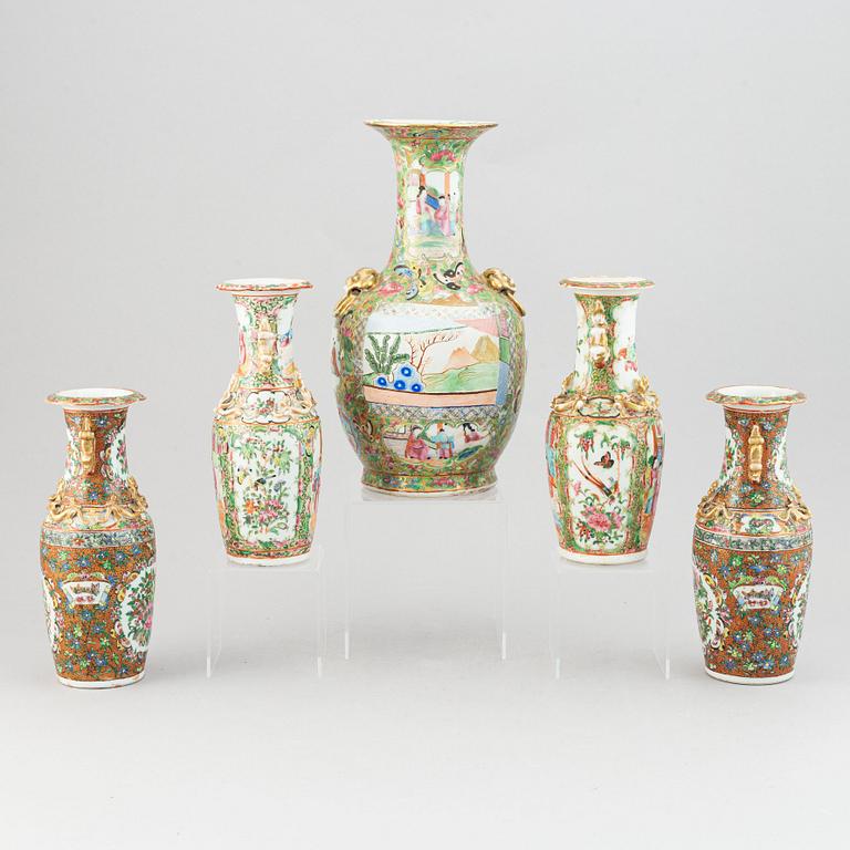 Five famille rose canton vases, Qing dynasty, late 19th century.