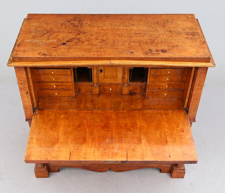 CHIFFONJÉ, 1800-talets mitt.