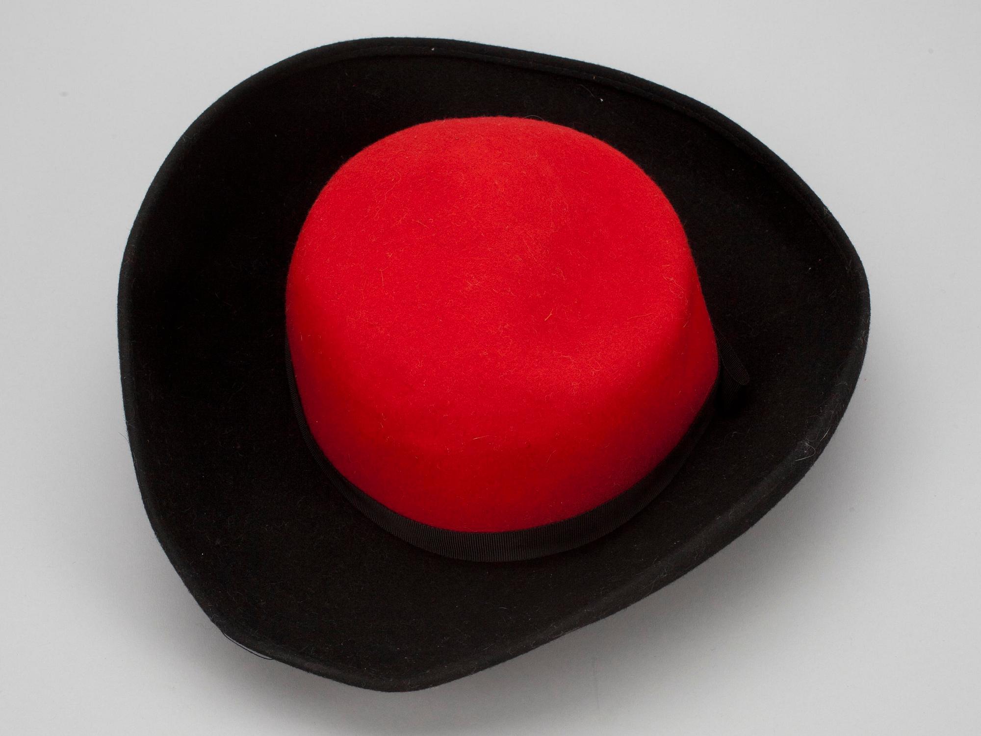HATTU, Ferretti Studio.