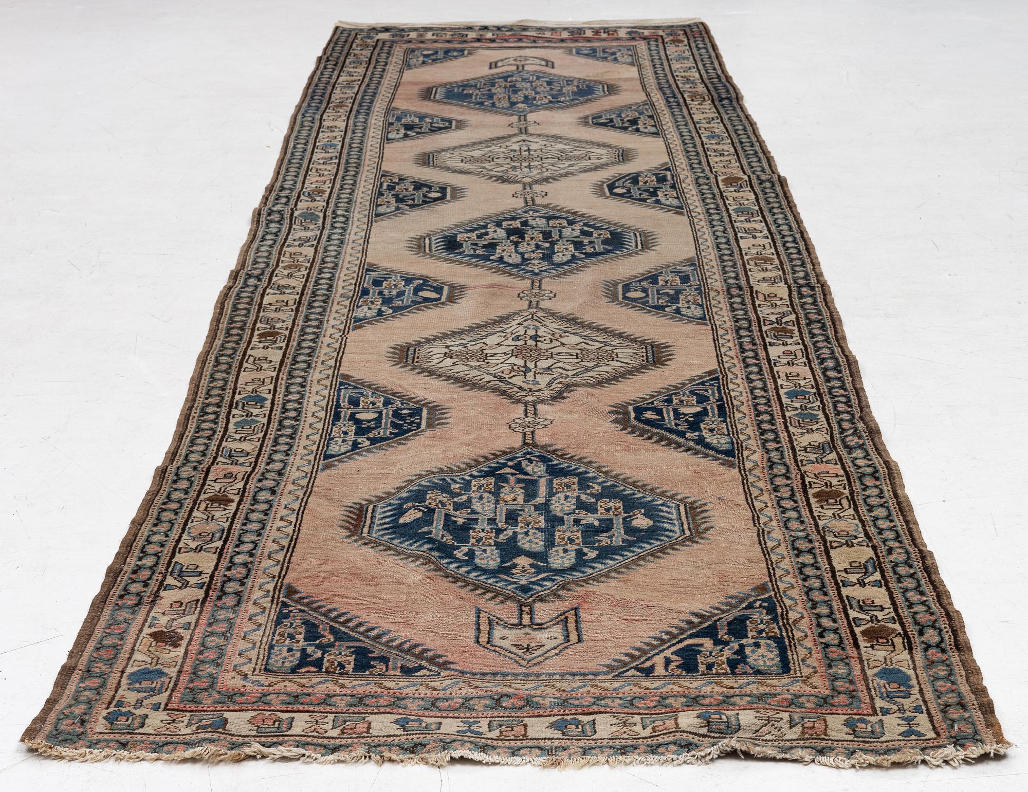 Gallery carpet, Caucasian, approx. 392 x 105 cm.
