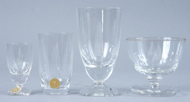 GLASSERVIS, 46 delar, "E.G. K Glassliperi, Kosta".