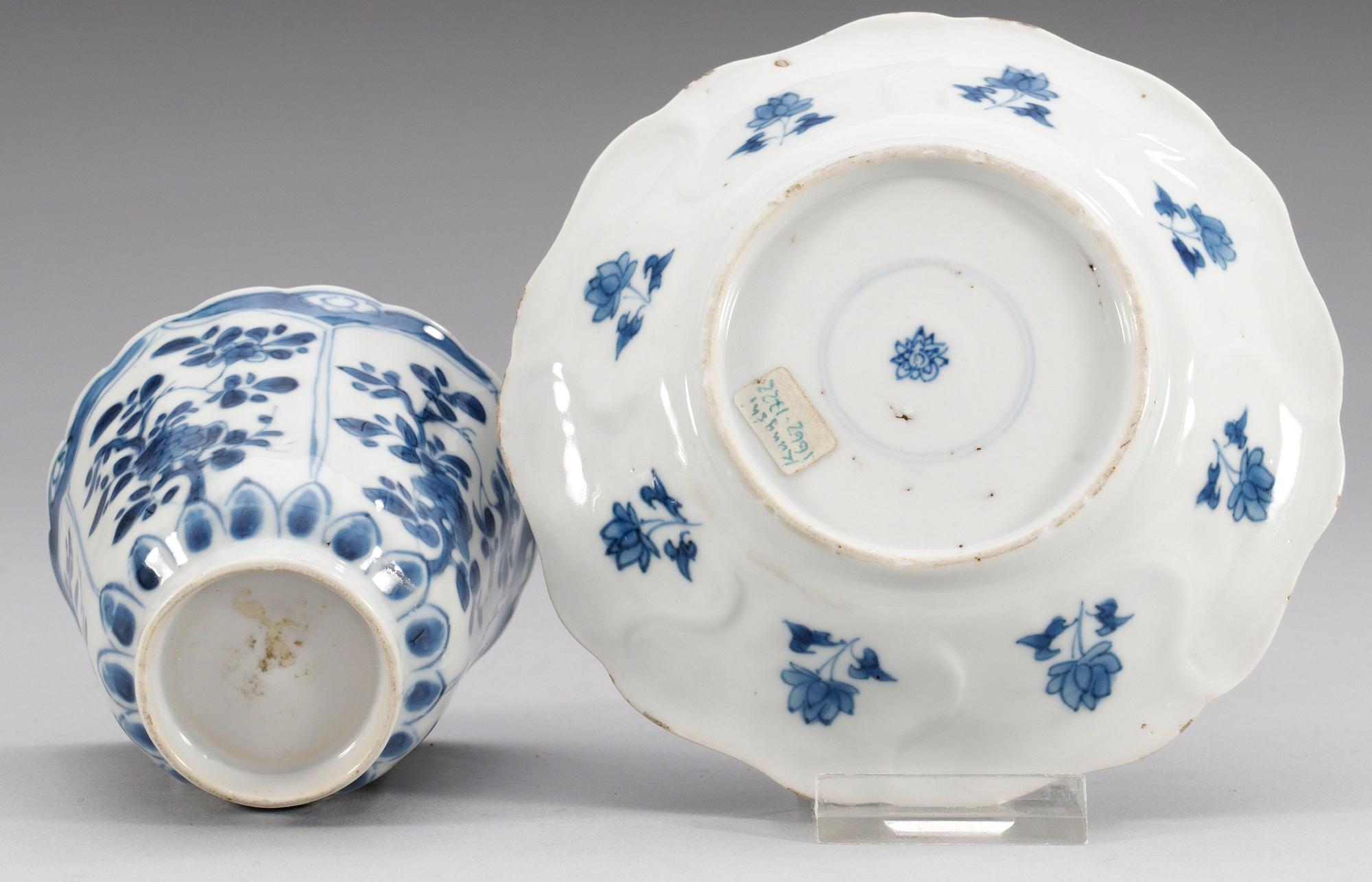 KOPP samt FAT, porslin. Qing dynastin, Kangxi (1662-1722).
