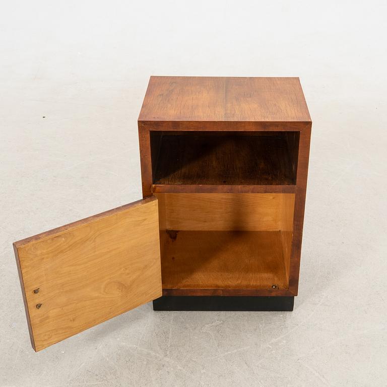 Sängbord, 1900-talets första hälft.