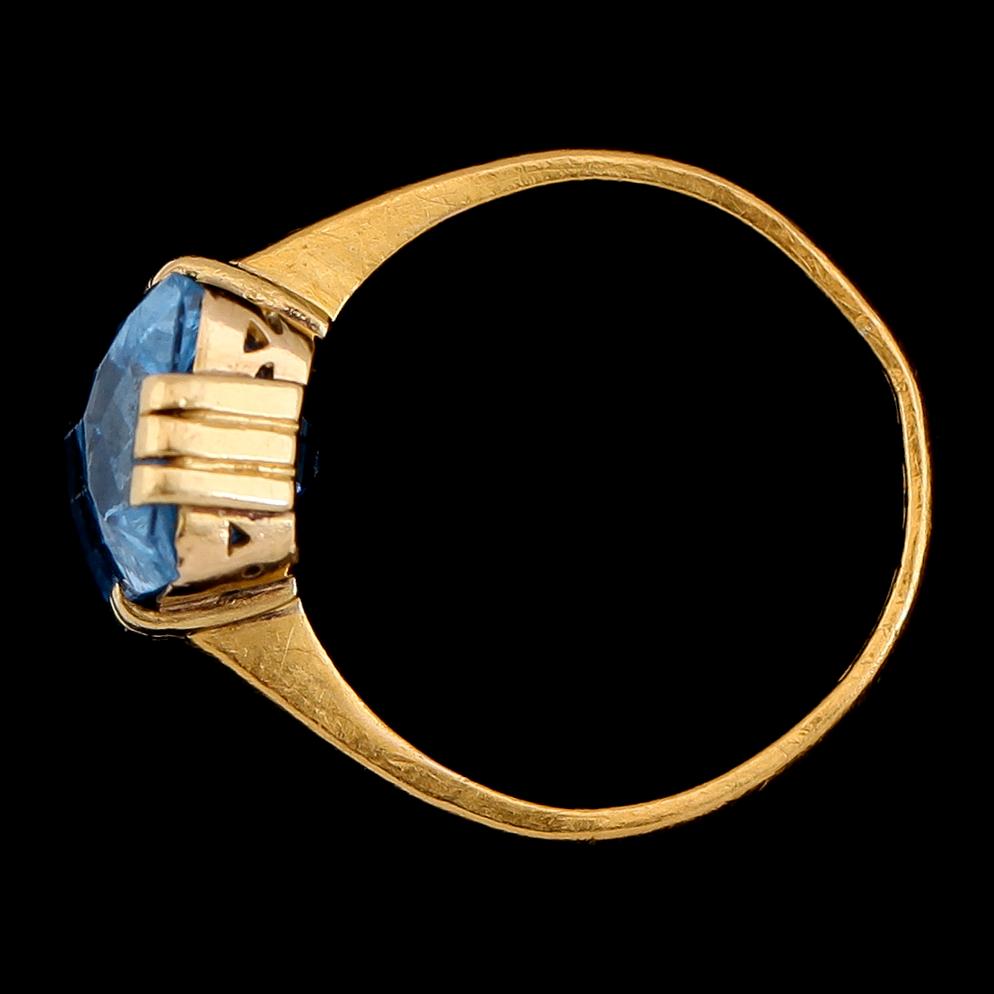 RING, 23K guld och akvamarin, Stockholm, otydlig årstämpel 1930. Total vikt ca 6 g.
