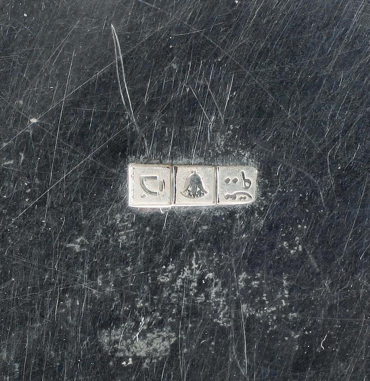 SKÅL SAMT LJUSSTAKE, silver, skål med israeliska stämplar. Skålens vikt ca 223 gram.