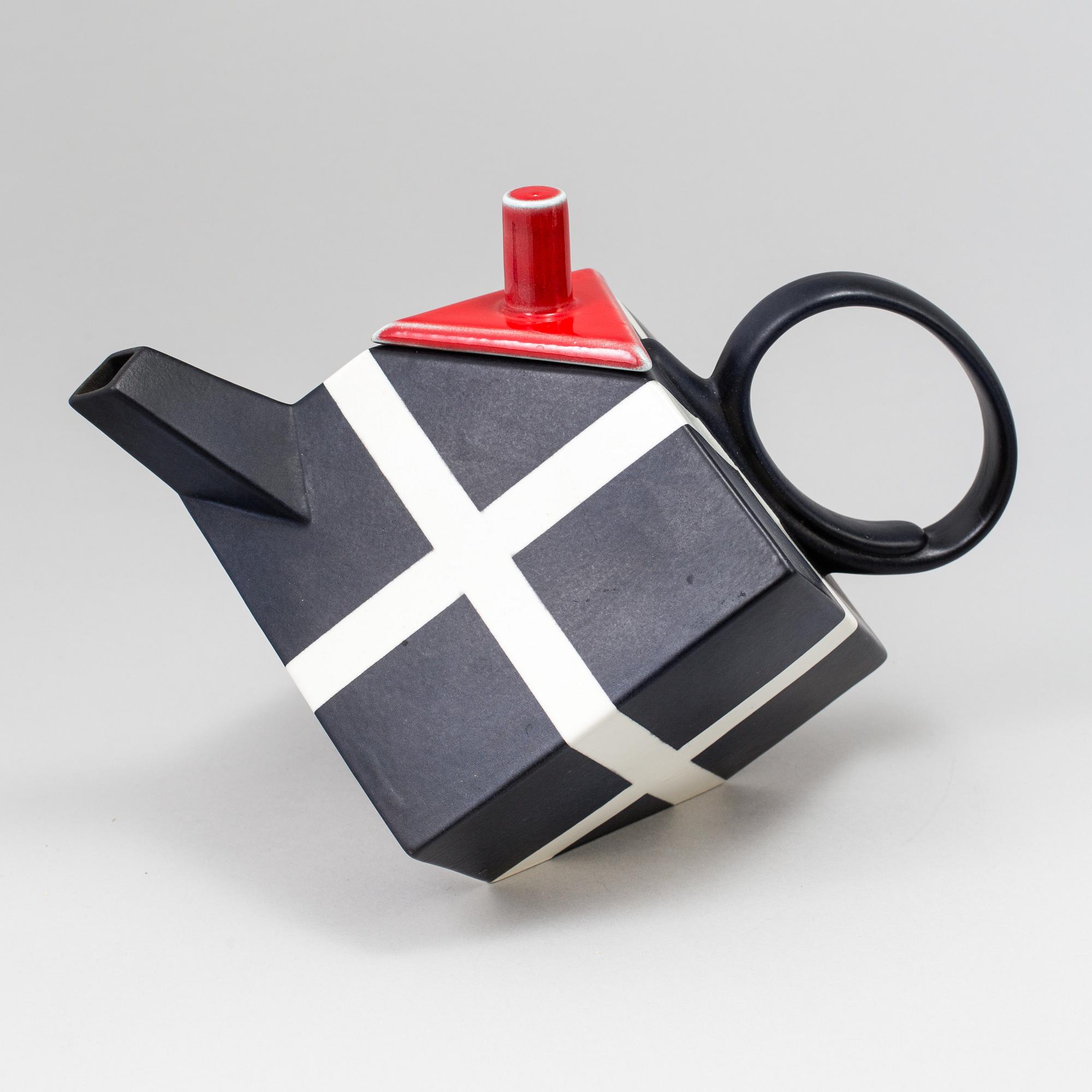 ROLF SINNEMARK, TEKANNA, porslin, "Cube", Rörstrand, sent 1900-tal.