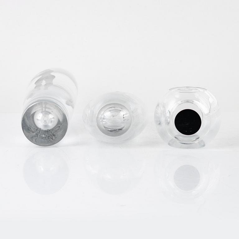 Vicke Lindstrand, a set of three vases, Kosta and Orrefors, Sweden.