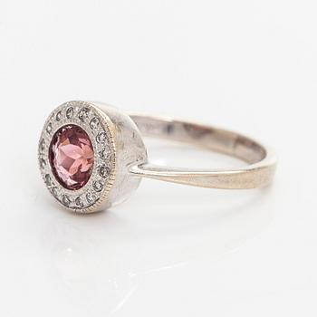 Ring, faceted cut tourmaline, brilliant cut diamonds, 14K white gold.