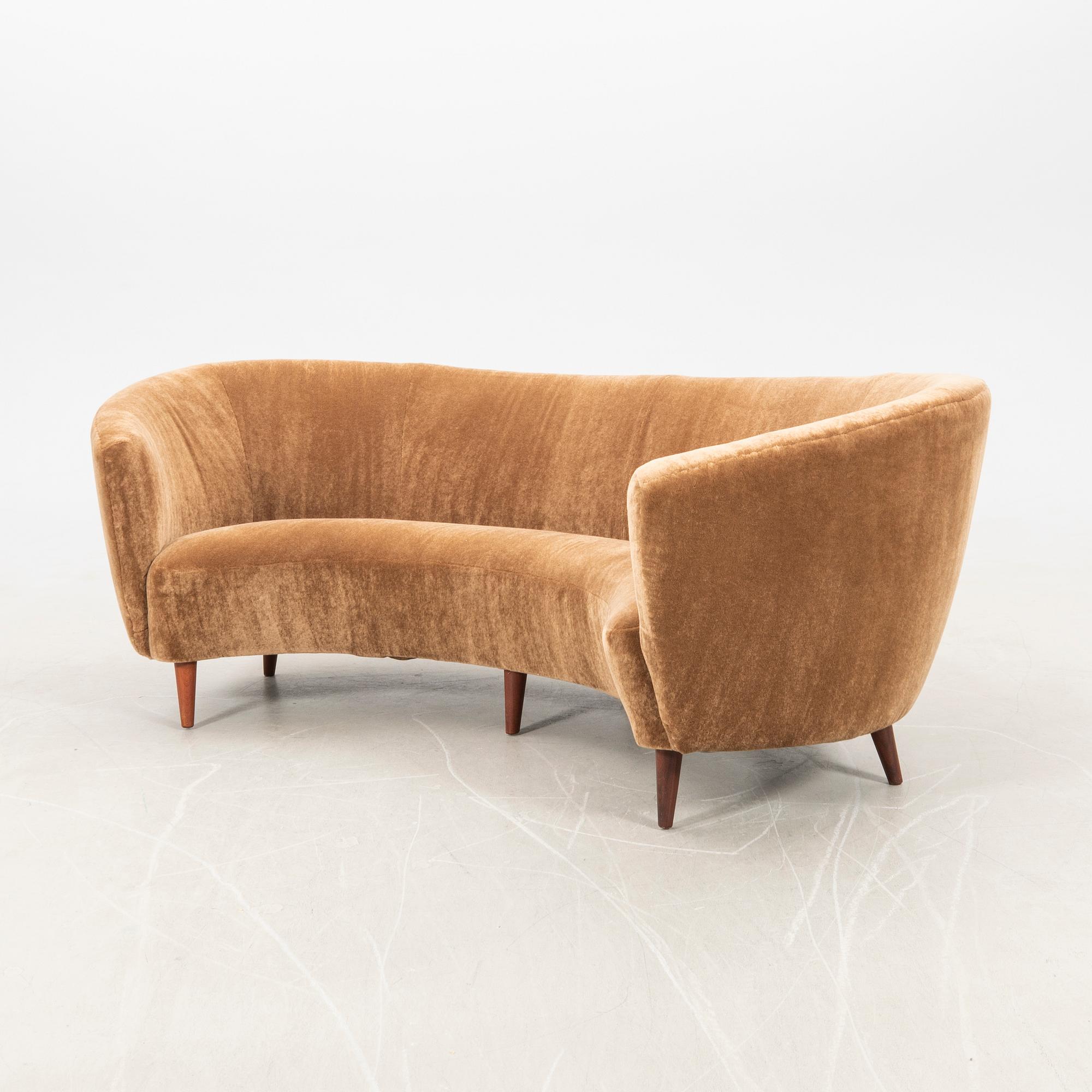 Sofa Scandinavian Modern 1940s Danish cabinetmaker.