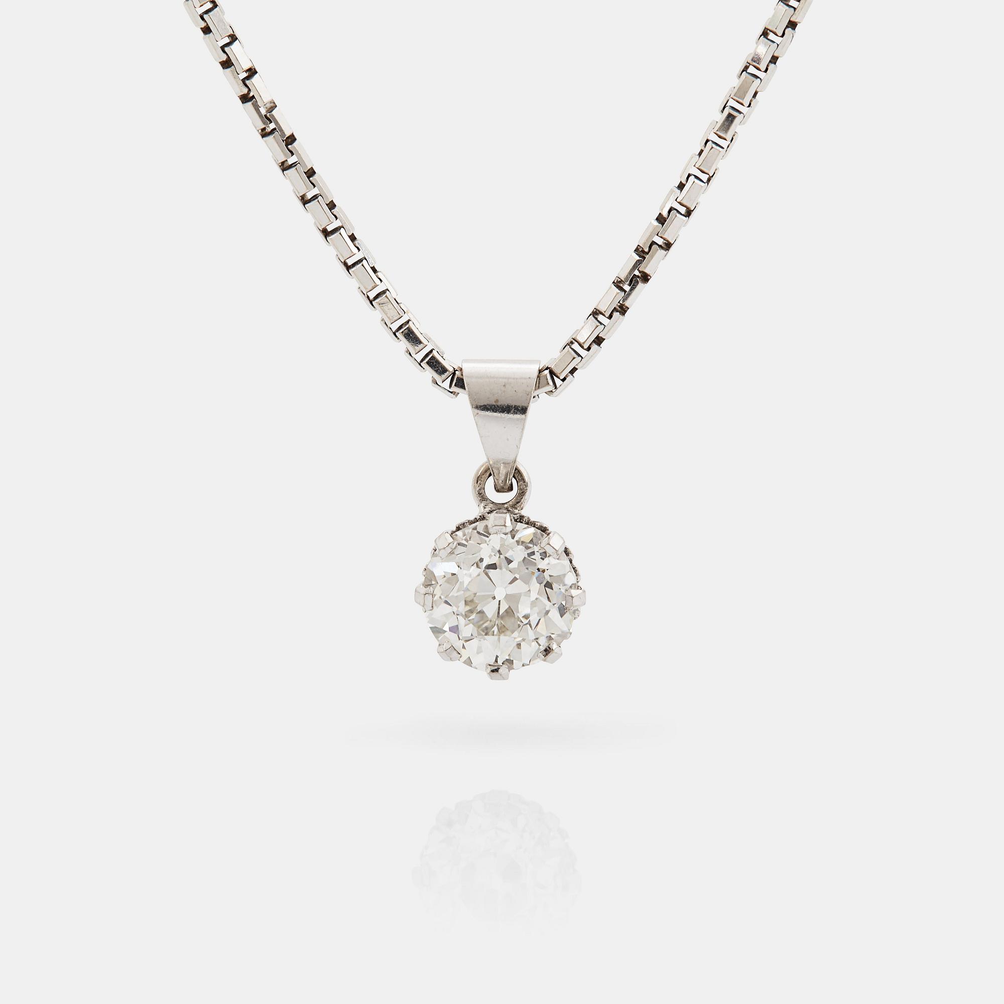 Hängsmycke 18K vitguld med en gammalslipad diamant vikt 1.44 ct enligt gravyr.