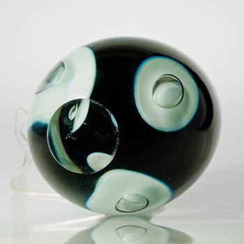 A Timo Sarpaneva 'Claritas' glass vase, Iittala, Finalnd 1985.