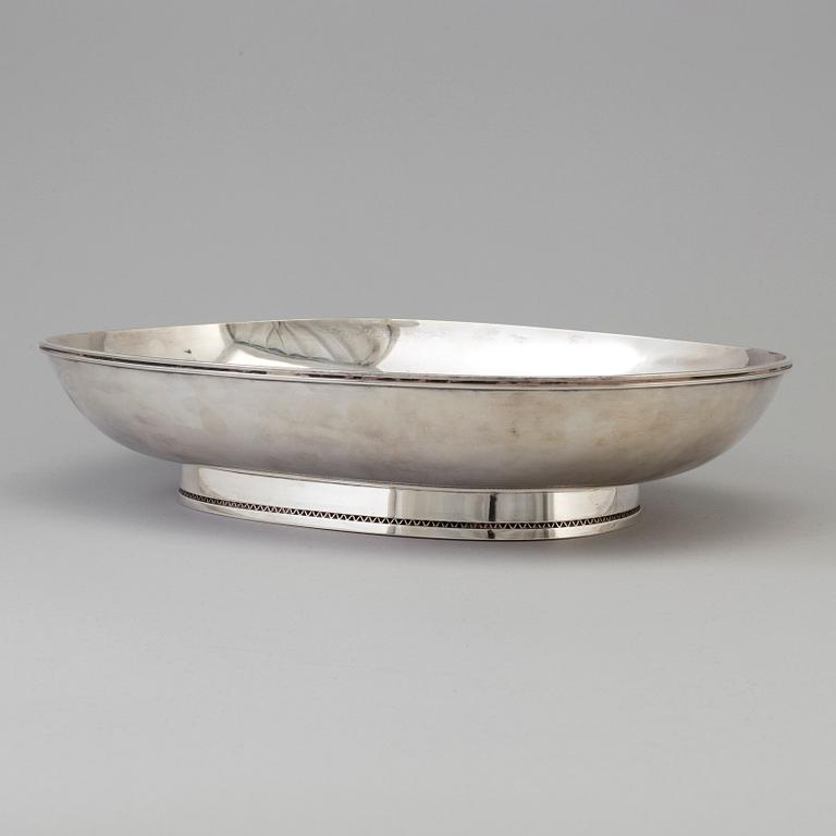 HELGE LINDGREN, a sterling silver bowl from K Anderson, Stockholm, 1955.