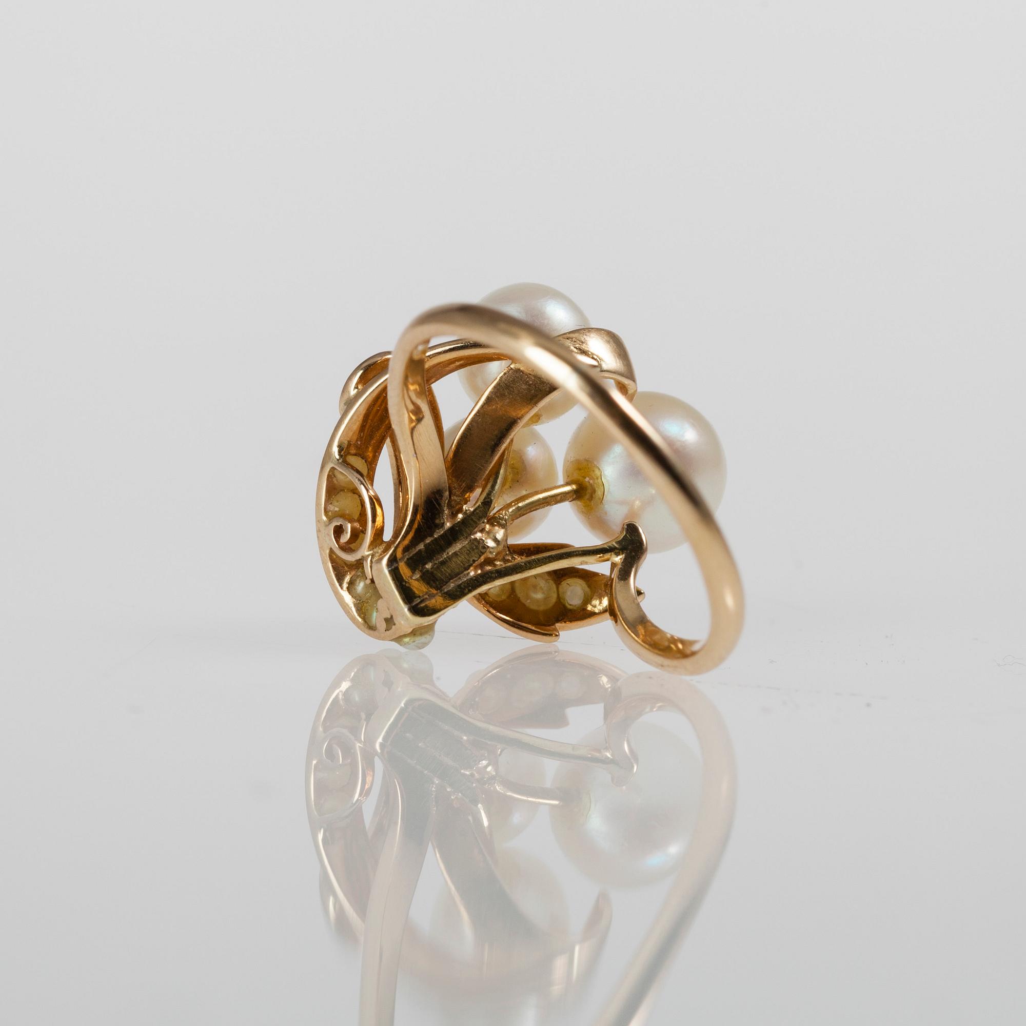 RING, 18K kultaa, pärlor. Vikt 5,8 g.