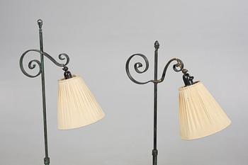 GOLVLAMPOR, ett par, 1900-talets mitt.