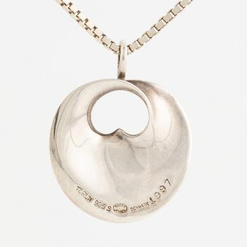 Vivianna Torun Bülow-Hübe, Pendant, sterling silver, by Georg Jensen, Denmark.