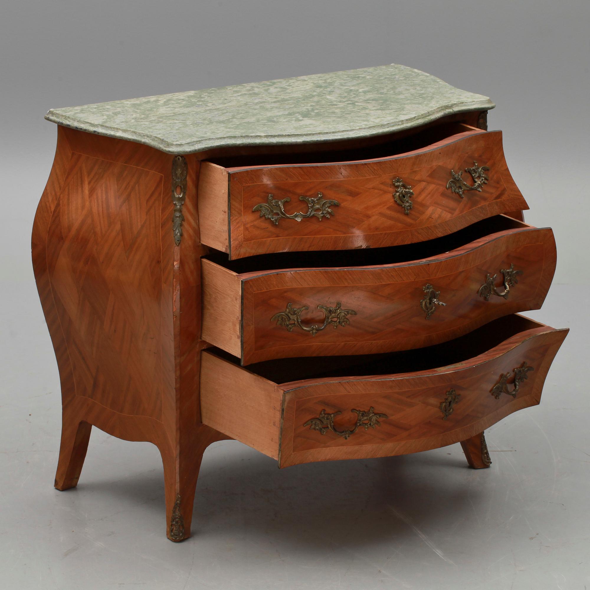 BYRÅ. Rokokostil, 1900-tal.