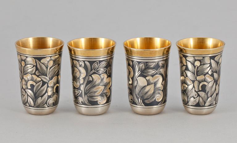 BRÄNNVINSBÄGARE, 4 st, silver, Sovjetryssland omkring 1900-talets mitt, vikt ca 205g.