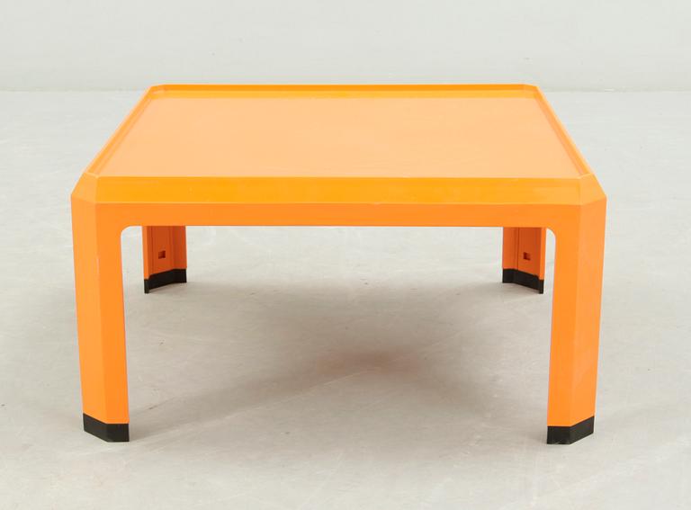 SOFFBORD, Alberto Rosselli för Kartell, producerat av Husqvarna, 1960-tal.