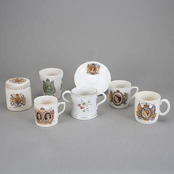 KUNGLIGA KRÖNINGSSOUVENIRER, 7 st, porslin, England 1902-53.