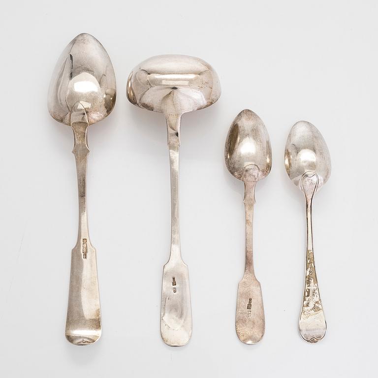 Soppslev, ragusked och matskedar, 2 st, S:t Petersburg och Moskva 1801 - 1872.