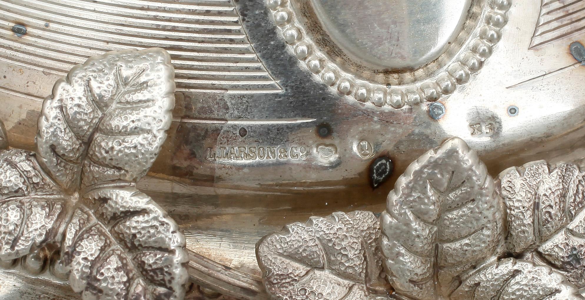 UPPSATSSKÅL, silver, glas, L. Larsson & Co, Stockholm 1876. Silvervikt ca 815 gram.