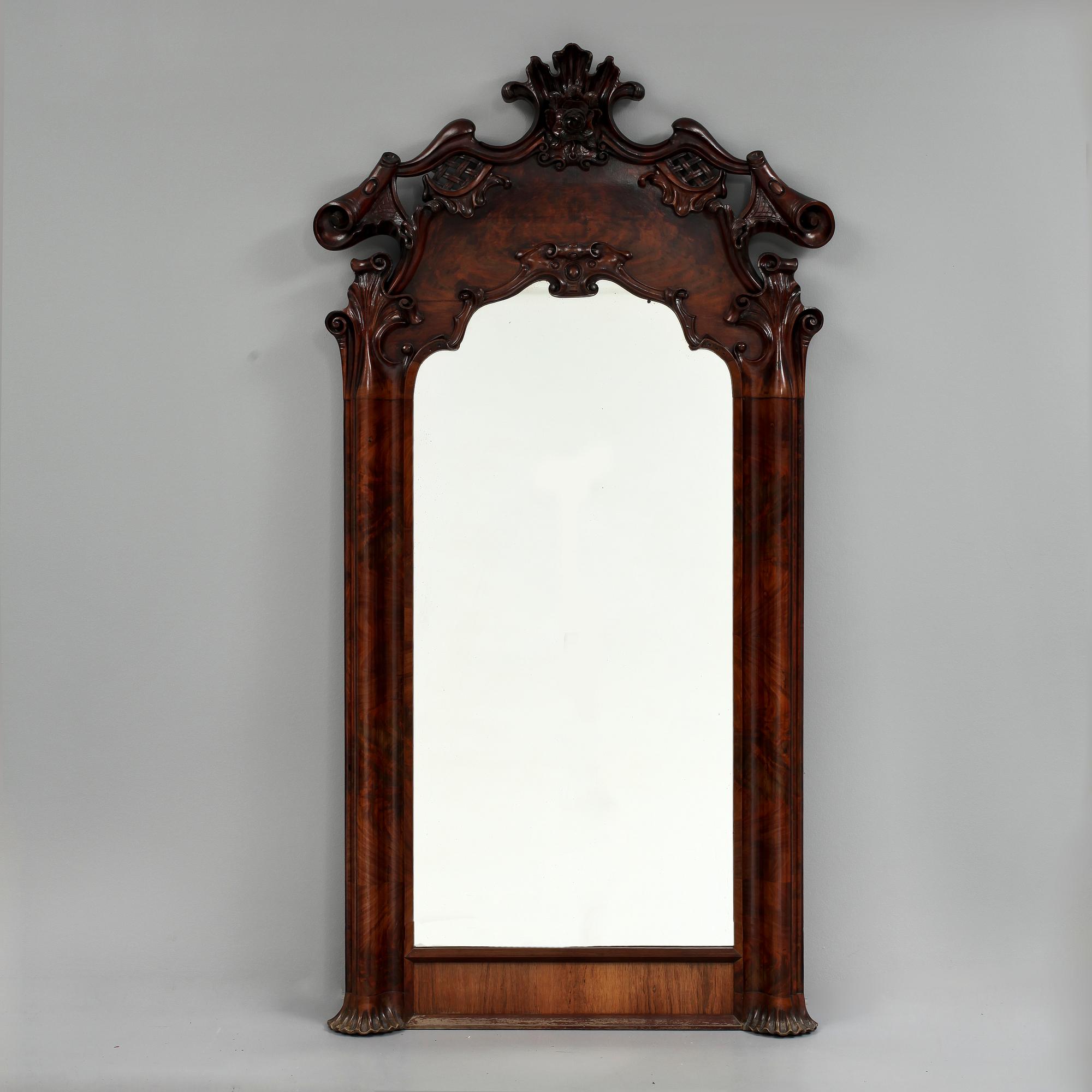 SPEGEL samt KONSOLBORD, nyrokoko, 1800-talets slut.