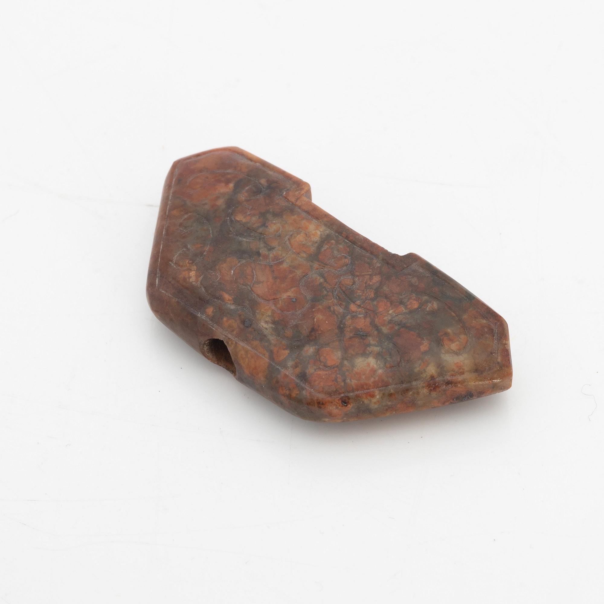 Amuletter, tre stycken, nefrit, Kina.