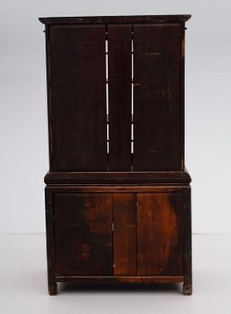 VITRINSKÅP, orientaliskt, omkring år 1900.