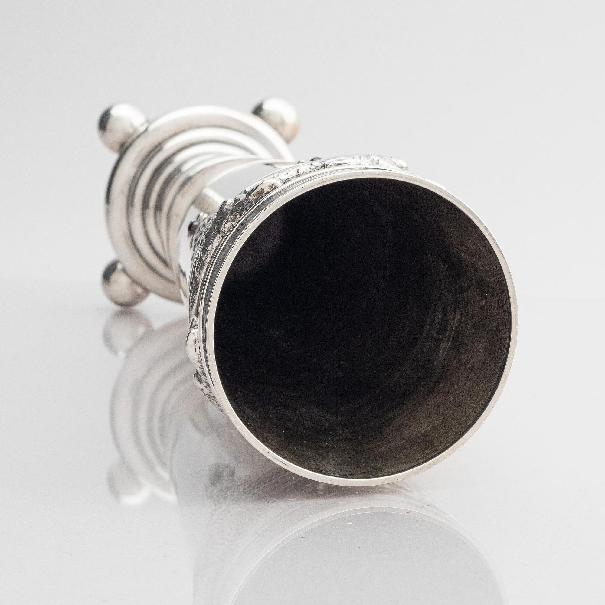 K. Fabergé, vas, silver, kontrollmästare Ivan Lebedkin, Moskva, Ryssland, tidigt 1900-tal.