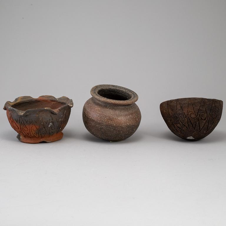 A group of six stoneware pots/vases, 20th century.