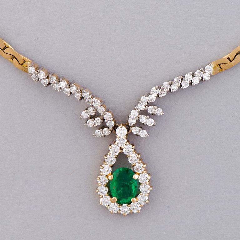 A NECKLACE, EARRINGS and RING, facetted emeralds, brilliant cut diamonds, 18K gold. Tillander 1984.