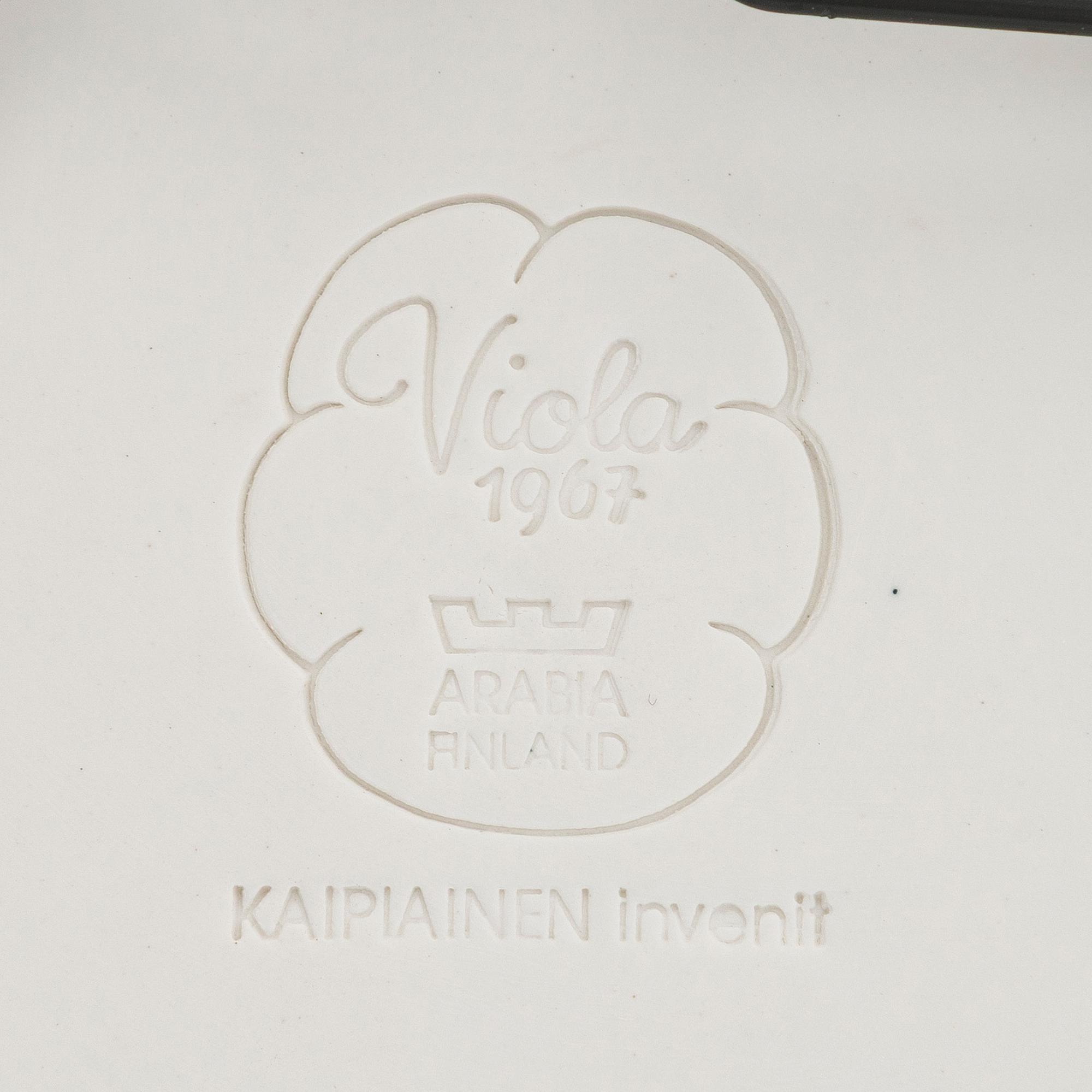 Birger Kaipiainen, two decorative ceramic "Viola" dishes,  stamped, Arabia, late 20th century.