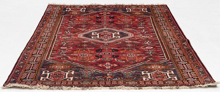 A Kashgai carpet, approx. 250 x 160 cm.