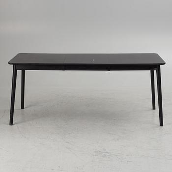 Hans K. dining table and two chairs "Zig-zag, contemporary.