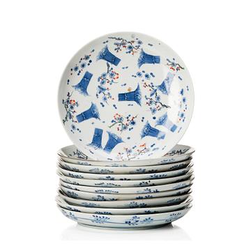 A set of ten Japanese plates, 20th century.