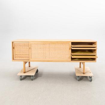 Hans J. Wegner, sideboard, RY-26, för RY Möbler, Danmark.